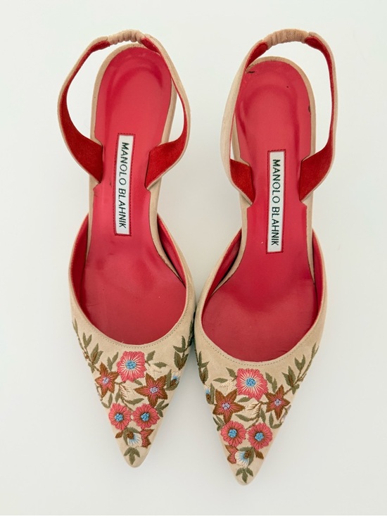 Manolo Blahnik Shoes - Manolo Blahnik Carolyne Floral Embroidered Slingback Pumps Beige Suede  EU 37